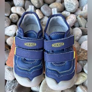 KEEN Kids Knotch Hollow Blue & Yellow Arch Support Cushioned Size 11